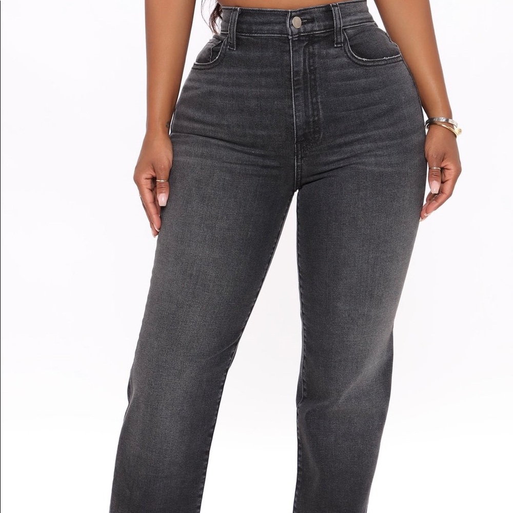 Fashion nova split hem jeans!